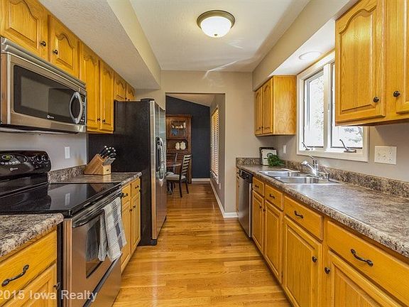 5th image of 5882 Dogwood Ln
