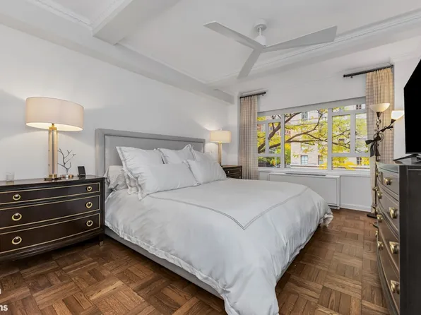 750 Park Avenue image 7 of 12