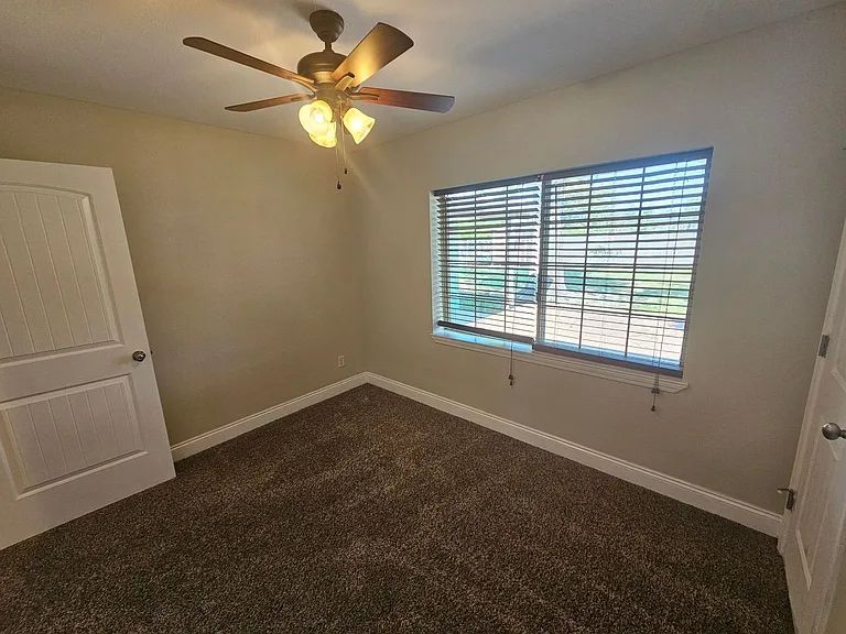 106 N Macarthur Ave — Photo 18