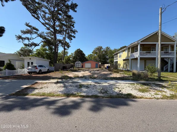 405 Fayetteville Avenue, Carolina Beach, NC 28428