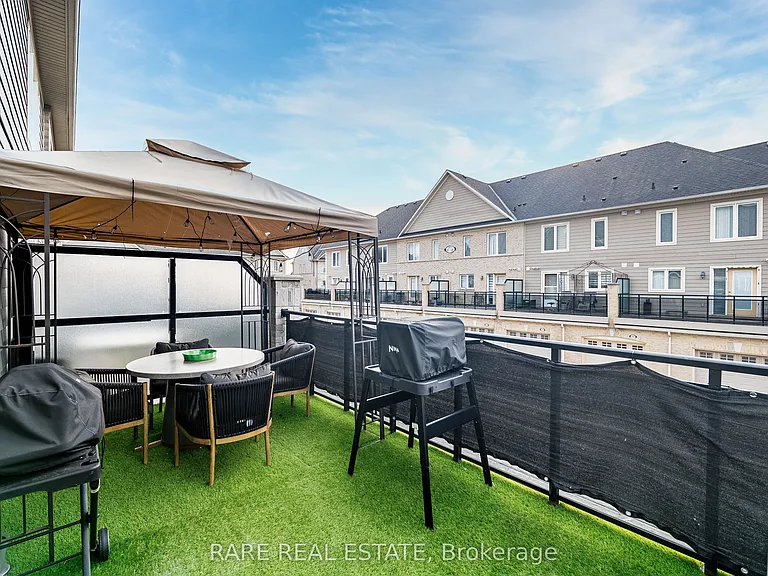 60 Fairwood Cir #28 — Photo 16