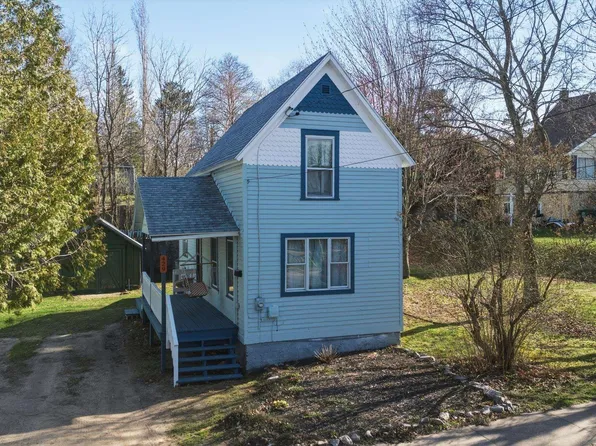429 W Crescent St, Marquette, MI 49855
