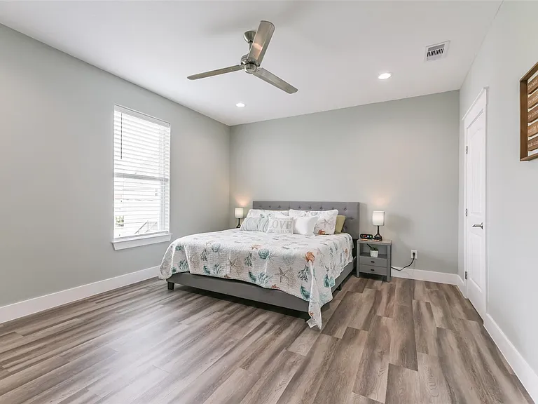 16630 Jean Lafitte Rd — Photo 29