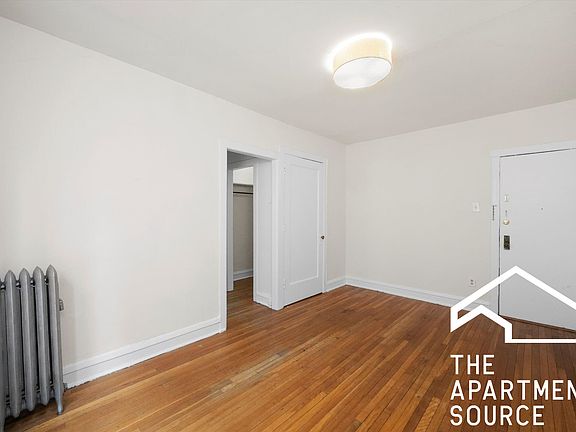3rd image of 3304 W Schubert Ave APT 3I