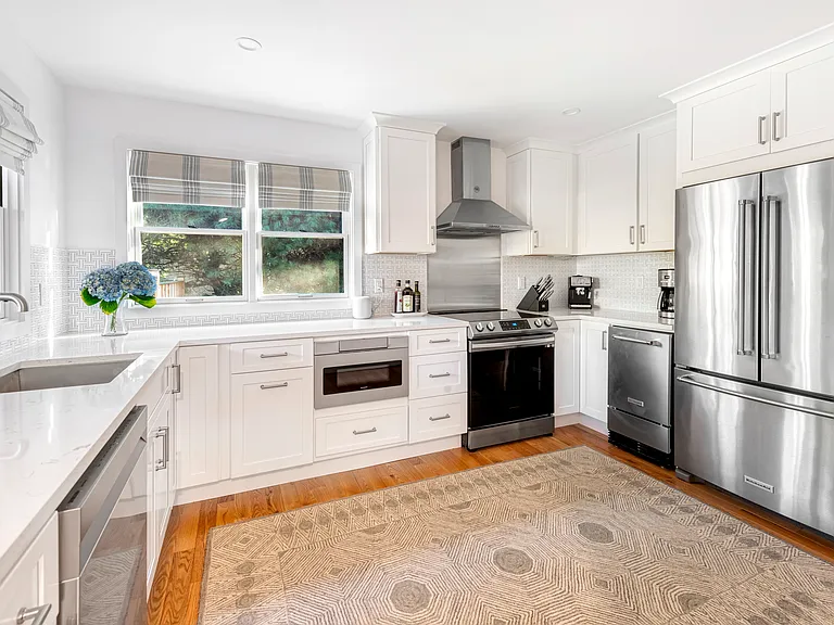 30 Wyandanch Ln — Photo 7