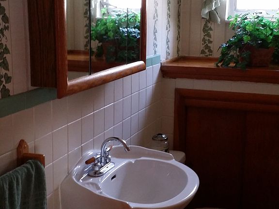 1st floor powder room