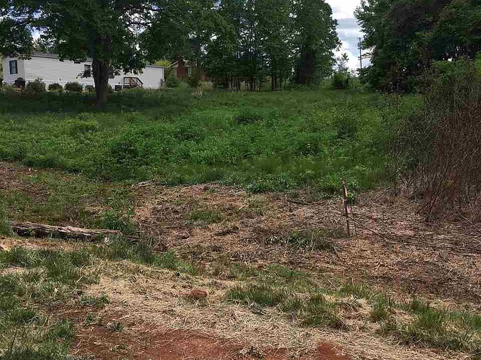 2nd image of 809 Old Crowder Dr
