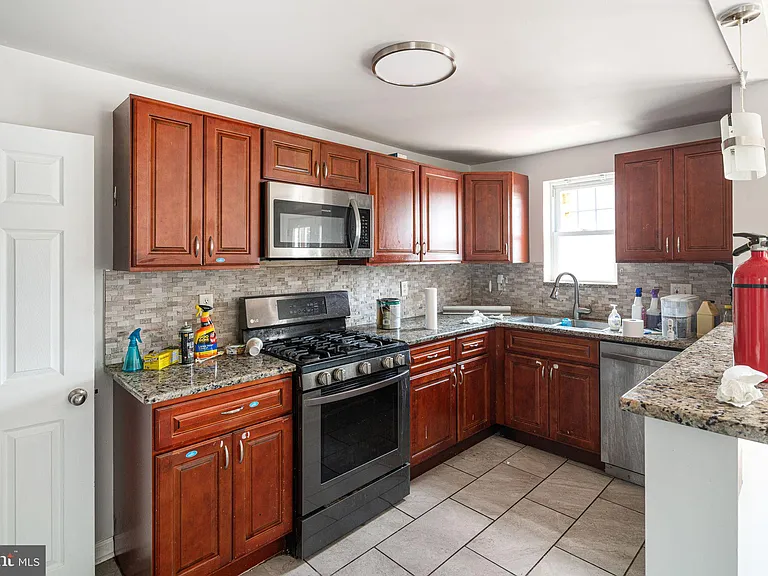 7436 Drexel Rd — Photo 4