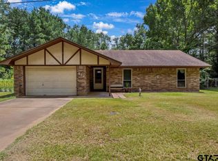 412 Peach Tree Dr, Palestine, TX 75803