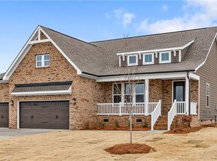 5600 Penguin Dr, Summerfield, NC 27358