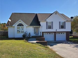 107 J D Dr, Chickamauga, GA 30707