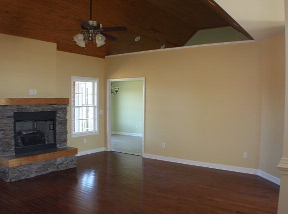 3rd image of 1810 Moorhill Estate Dr