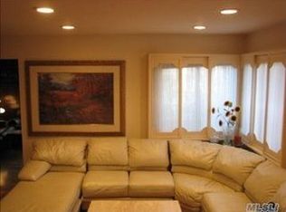 18154 Kildare Rd, Jamaica, NY 11432