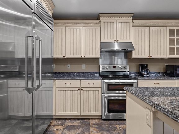 36th image of 1020 Thomas Rd