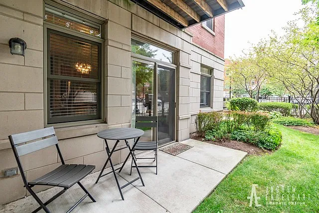 Building Photo - 757 W 14th St #1B