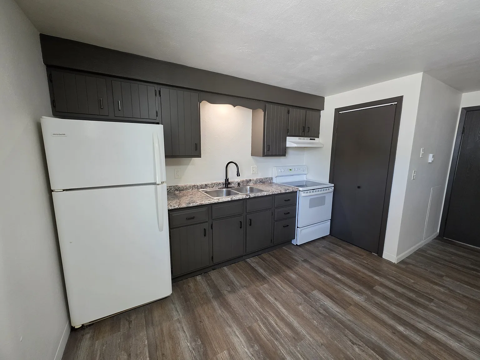 609 South 3rd Street - 2 — Photo 3