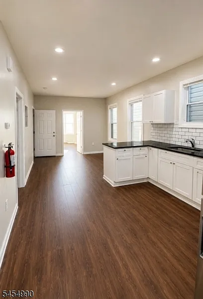 3 bed, 1.0 bath, $2,300 — Photo 2