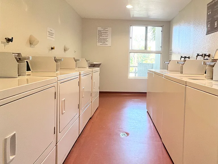 The Excalibur Apartments — Photo 19