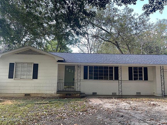 4th image of 105 Lakeview Dr
