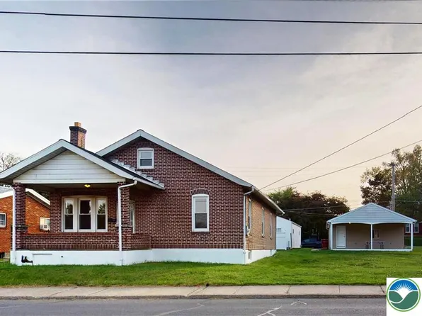 2112 S 1st Ave, Whitehall, PA 18052