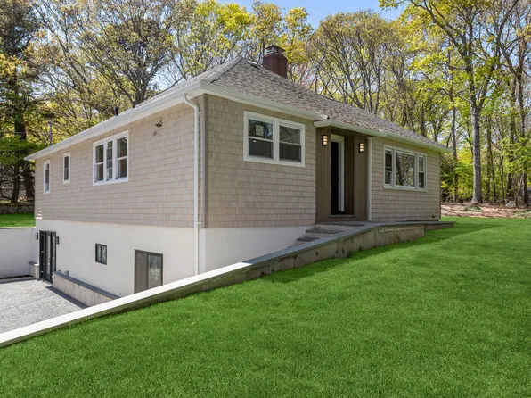 5 Valley Rd, Sag Harbor, NY 11963