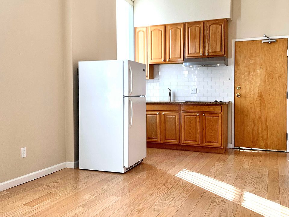 1st image of 1010 Grant Ave APT 28
