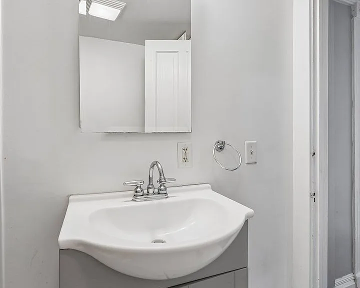 1310 S 31st St — Photo 11