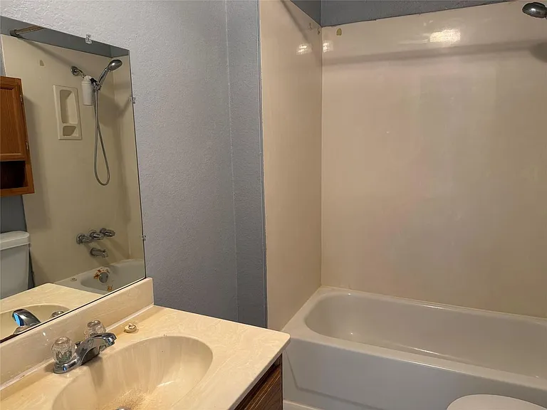 1605 Oak Cir #A — Photo 14