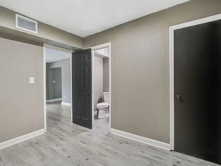 2307 S Fraser St — Photo 16