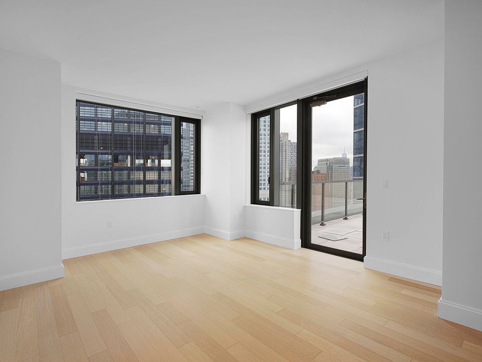 1st image of 10 City Pt APT 39M