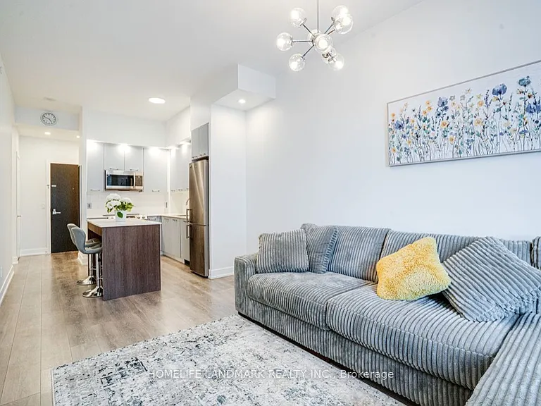 9471 Yonge St #745 — Photo 9