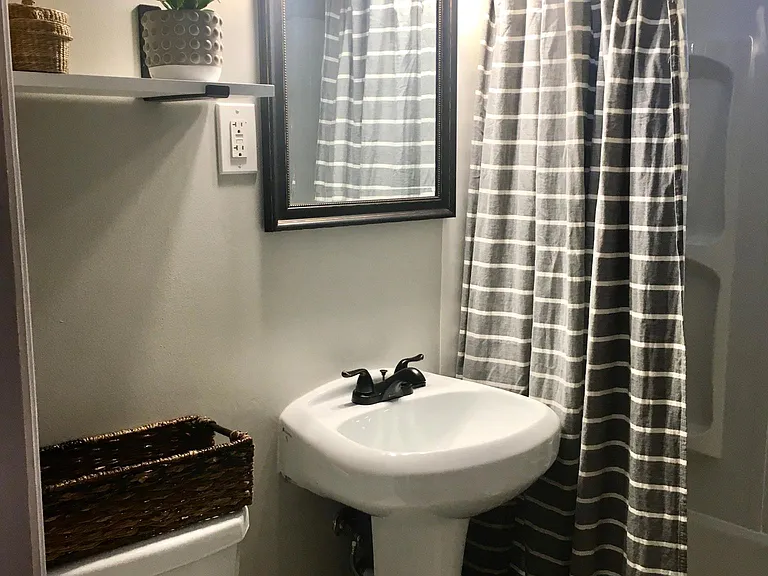 2225 2nd Ave N #4 — Photo 3