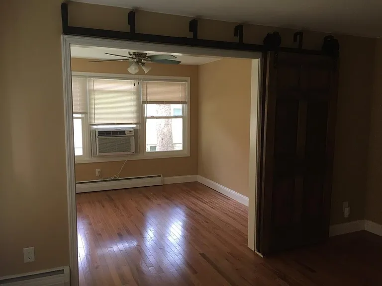 1026 W Lorain St — Photo 27