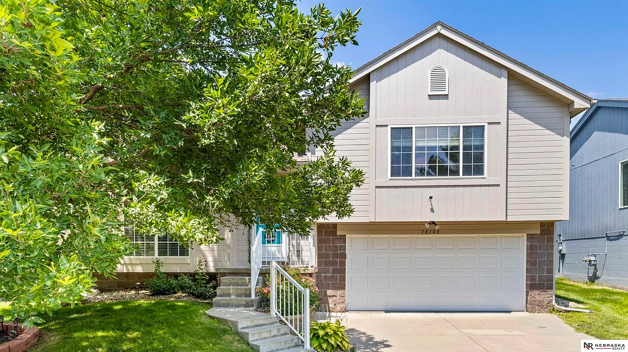 3 bed, 1443 sqft, $2,200 — Photo 1
