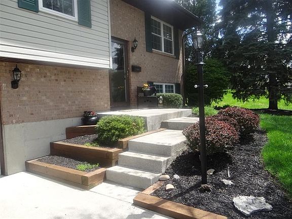 3rd image of 11758 Lassiter Dr