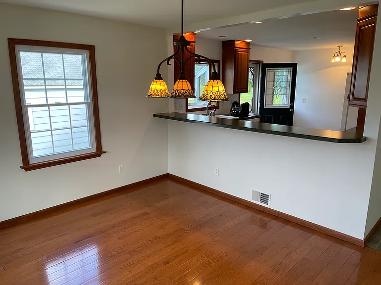 516 Esty St — Photo 8