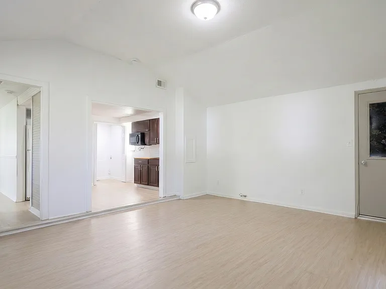 716 Dakota Ave — Photo 6
