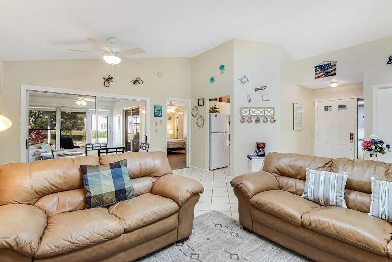 3 bed, 2.0 bath, 1173 sqft, $3,429 — Photo 2