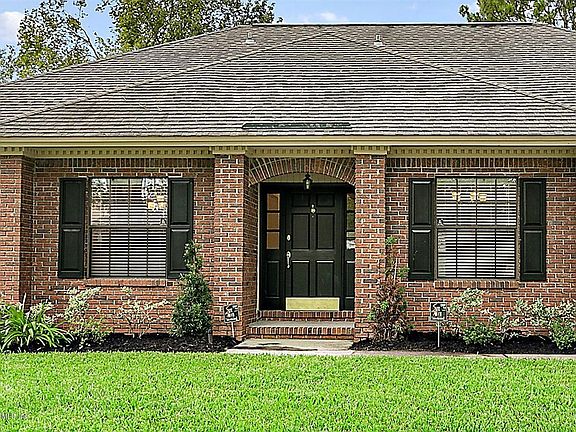 2nd image of 14430 Pond Pl