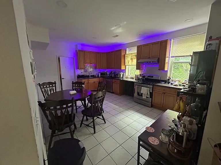 16 Copenger St #2B — Photo 3
