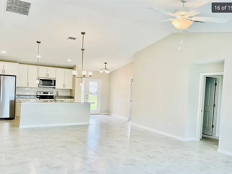 2218 NW 6th Pl — Photo 10