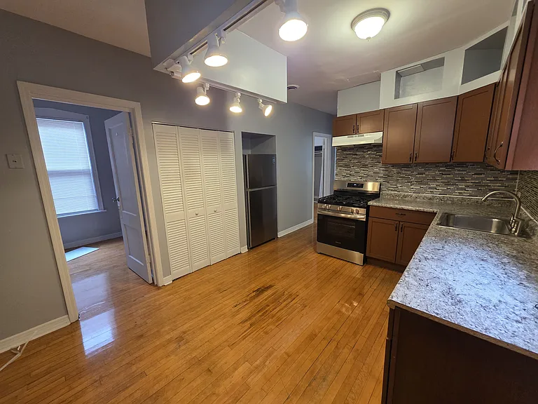 4450 S Richmond St #2 — Photo 8