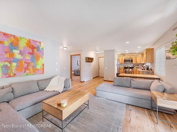 3rd image of 67 Virginian Ln #2