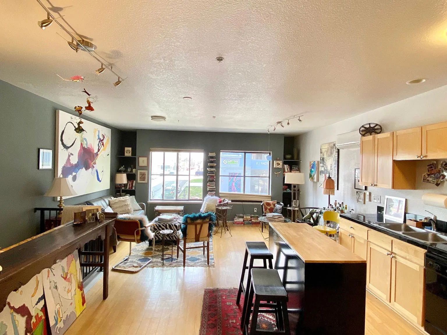 1 bed, 700 sqft, $1,950 — Photo 2