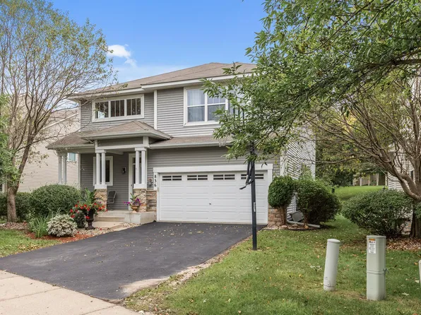 836 Newberry Ln, Chaska, MN 55318