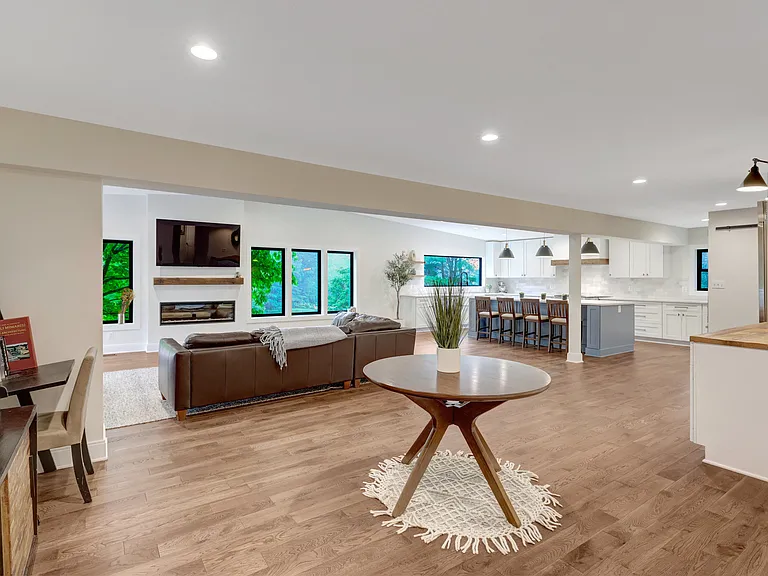 10904 Belgravia Ct — Photo 17