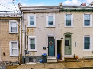 318 Carson St, Philadelphia, PA 19128