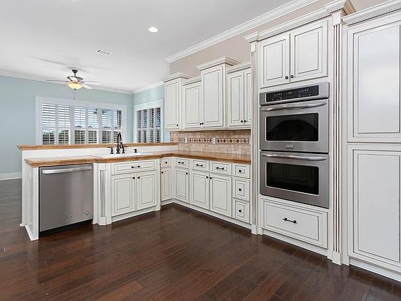 5th image of 194 Barrington Oaks Dr