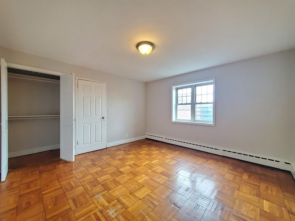 2nd image of 33 Duncan Ave #7E