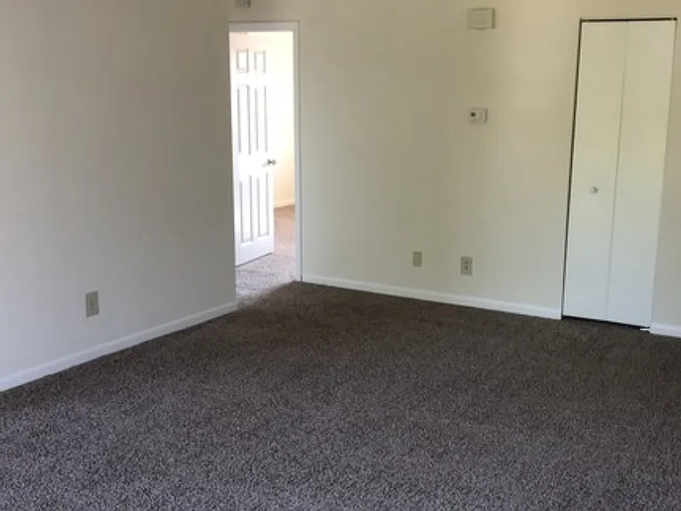 357 N Broad St #8 — Photo 3
